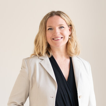 Das Bild zeigt Anja Leber